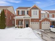 16 Kidd Circle, Aurora | For Sale @ $929,000 | Condos. Ca