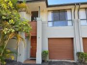 17/2 North Shore Avenue, Varsity Lakes, QLD 4227