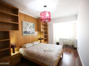 175310 Excelente quarto com cama de casal em.