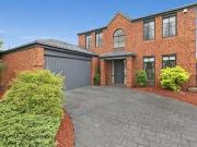 17 Daphne Way, Cranbourne North, VIC 3977