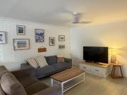 1/7 Davebill Court, Labrador, QLD 4215