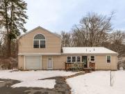 17 Grove Ave, Salem, NH 03079