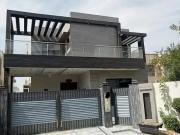 17 Marla Hot Location Luxury House Available for sale In...