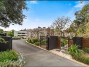 17 Rosedale Grove, Frankston South