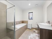 Convenience & low maintenance living in Modern Estate...