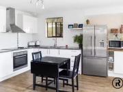 17a Warratina Street, Labrador QLD 4215 House For Rent $580