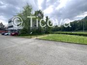 1800 qm Geschäftshaus in der Nähe der Autobahn eine...