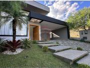 180 Área Útil Casa de Condomínio Alugar, 3 Dormitórios...