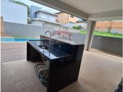 180 Área Útil Casa Alugar, 3 Dormitórios localizado em...