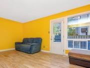 1813 Meadowbrook Rd Ottawa ON K1B 4W6 3 Bedroom...