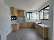 187sqm Office Space For Rent in Quezon City [Commercial...