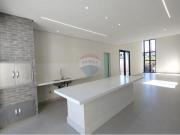 188 Área Útil Casa Alugar, 3 Dormitórios localizado em...