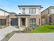 18 Hotelier Court, Skye VIC 3977
