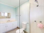 1/8 Lamington Road