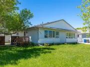190 Bluewater Cr, Winnipeg, MB, R2J 2X7 house for sale List.
