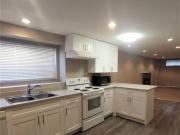 195 East 21st Avenue B Vancouver BC V5V 1P7 3 Bedroom...