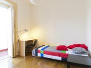 1965 Quarto com cama de solteiro em.