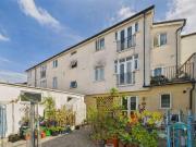 19 bed flat for sale