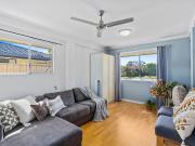 $1,050 per week / $4,200 Bond