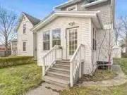 $1,250 2 Bedroom 1.5 Bathroom House In Jackson With...