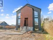 1 417 Baseline Road E, London South G, ON, N6C 2P5...