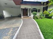 1,462 sqm 5BR Bungalow for Rent in Urdaneta Village,...