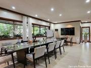 1,540 sqm Lot with Large 6 Bedrooms in Forbes Park,...