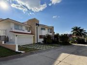 Casa y Terreno en Venta, Fraccionamiento Puerta de...