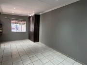 1.5 Bedroom Garden Cottage in Mountain View