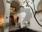 1.5 Kanal Designer Semi Furnished House For Sale in...