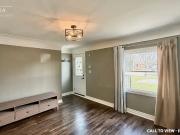 1 776 Upper Ottawa St, Hamilton, Ontario L8T 3V2