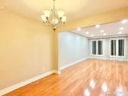 1 785 Gorham St, Newmarket, Ontario L3Y 1L7