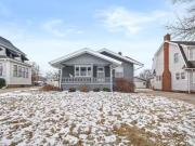 $1,800 2 Bedroom 1 Bathroom House In Waveland Park... $1,800 2 Bedroom 1 Bathroom House In Waveland Park...