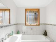 1 Alberta Drive, Burton SA 5110