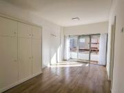 1 AMB totalmente RECICLADO c/ Balcón saliente a la calle