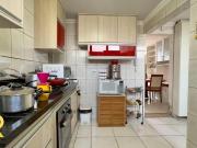 1º Andar, De Canto + 87m² úteis + 2 garagens + Vazado