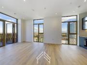 1 Ashley Road, London N17, 2 bed flat to rent, £2,500...