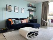 1 bed 1 bath Furnished Flat with Large Windows