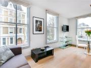 1 bed 1st Floor Flat to rent in London Kensington And...