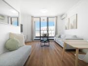 1 BED APARTMENT WITH BALCONY – SHORT TERM RENTAL...