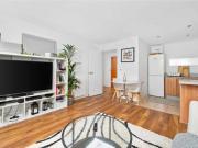 1 Bed *Balcony* Gym* 24Hr Concierge* Bills Inc