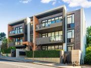 1 Bed + BIG STUDY Stylish Executive Pad in Unbeatable...