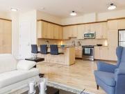 1 Bed Den Available Close to UofO 500 off FMR