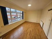 1 Bed Flat, Albert Avenue, M25