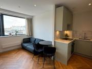 1 Bed Flat, Integra House, SW19