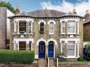 1 Bed Flat off Northcote Road