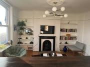 1 Bed Flat, Stoke Newington Road, N16
