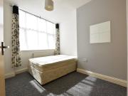 1 Bed Flat, T L House, LU1