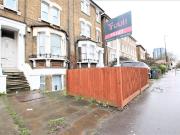 1 bed Flat To Let, Guide Price £1,300 pcm