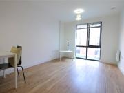 1 bed flat to let in Liverpool in The Gallery, L8